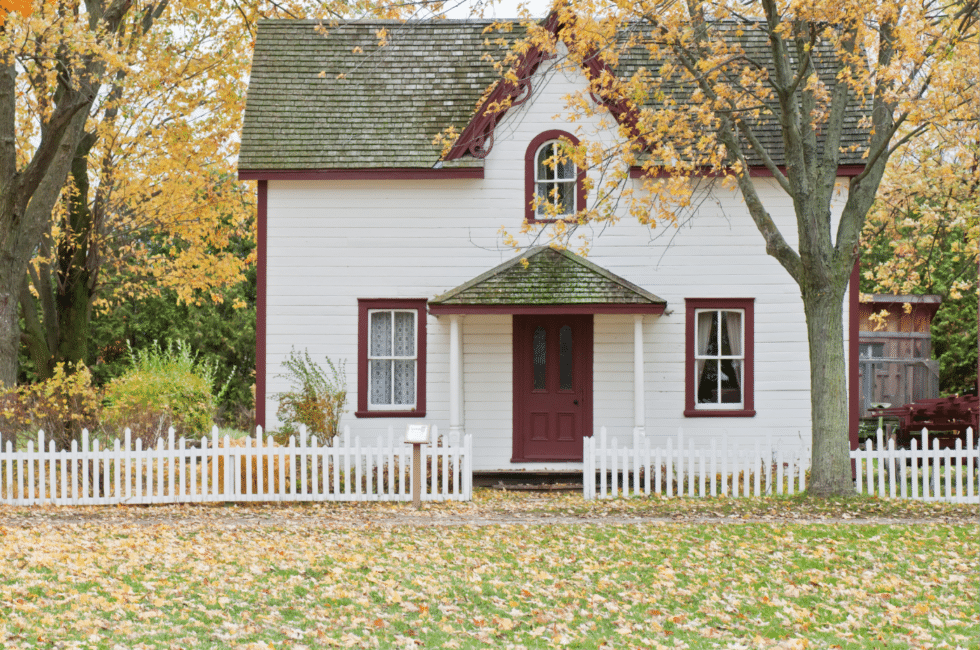white house in the fall