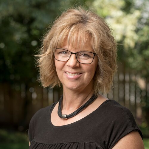 Brenda Hull - HomeSmart Realty Group logo