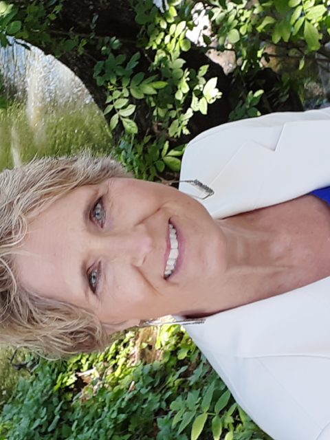 Kari R.