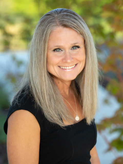 Linzi L.